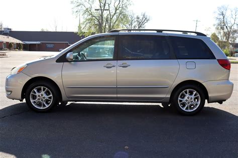 toyota sienna 2005 price.